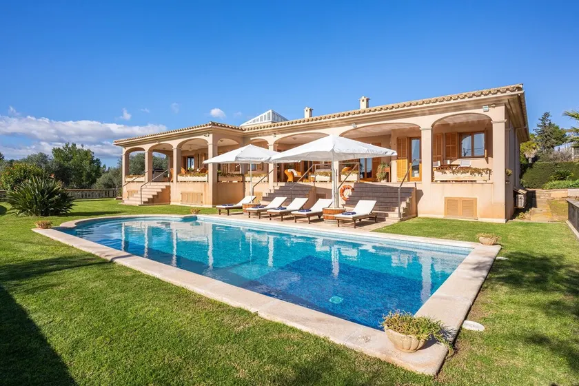 Villa \"Vista Mar y Tierra\" with Sea View, Pool, Garden, A/C & Wi-Fi - Image 1