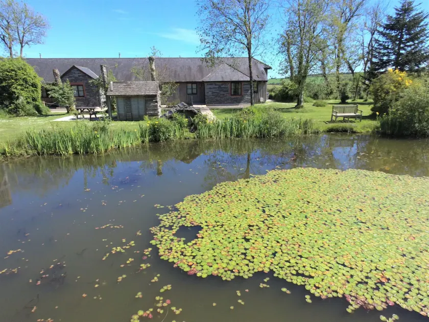 Hawthorn-luxury 4 bed cottage- great views, indoor pool hot tub, gym, fishing. - Image 1