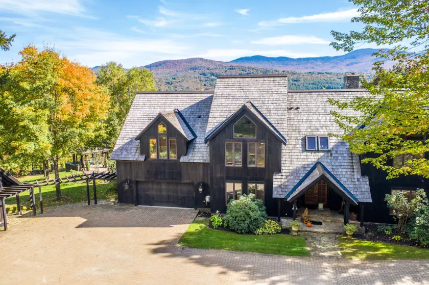 Perfect Country Getaway! 10 Minutes to The Slopes and 5 Minutes To The Village! - Image 1