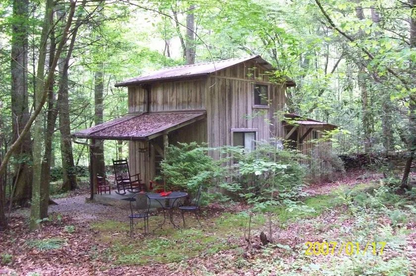 Privat / afsondret hytte i Mature Woods ved Nat`l Park kort gåtur til Creek Pets OK - Image 1