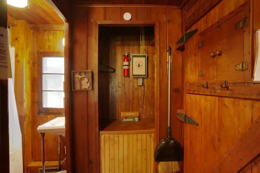 Cabin #10 - Snow Day - Image 1