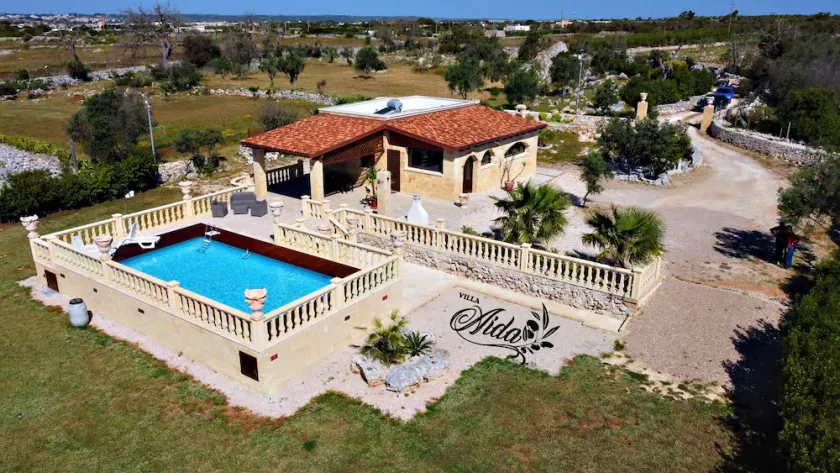 Relax villa with private pool and parking in Salento 5 guests - Image 1