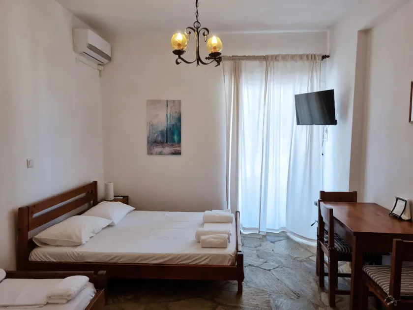 Cosy 1-Bed Studio in Andros - Image 1
