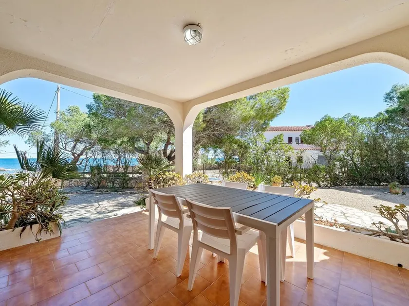 Ideal holidays facing the sea in Port de l'Estany - Image 1