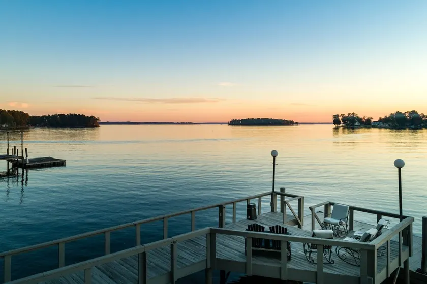 Peaceful paradise on Lake Murray - Image 1