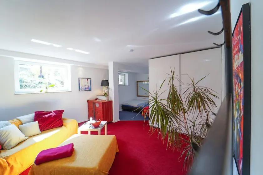 Vacation apartment 47 sqm in the basement, bright and modern, quiet with shared use of the garden - Image 1