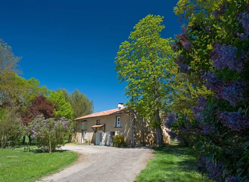 Gîte de charme dans parc d'un château Cathare, proche Carcassonne et Mirepoix - Image 1
