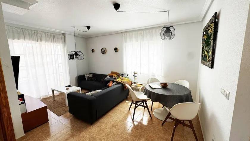 Low Price Modern Apartment Aircon & Filter Water - Image 1