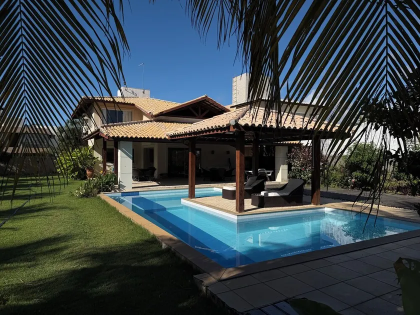Beatuful Beach House with 5 en Suite Bedrooms - Image 1