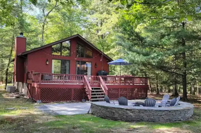 Walking distance to lakes and golf course - Image 1
