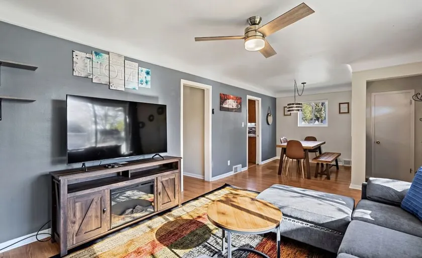 Fabulous Ferndale Hangout * Basement * Fooseball - Image 1