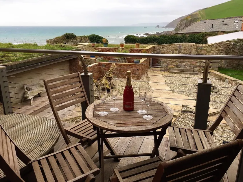 Luxury Beachside Cottage - Unspoilt Cornish Village - Child/Dog Friendly - Image 1
