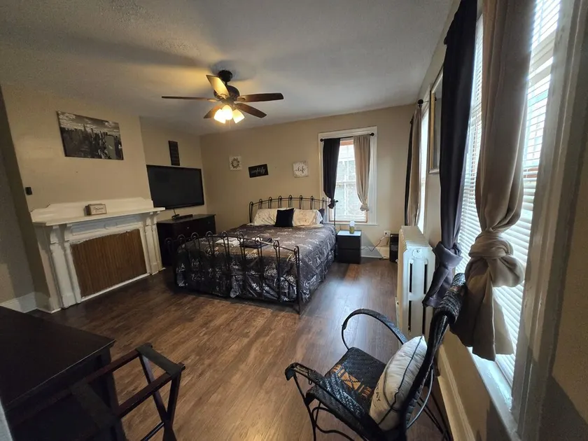 Location, is the key for this 3 bedroom! - Image 1