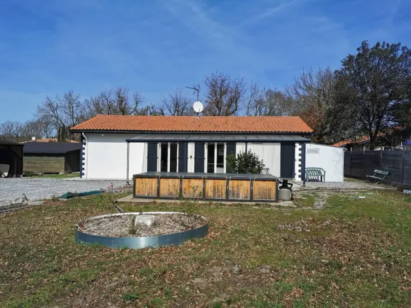 Charming house sleeps 6 to 8 - Image 1