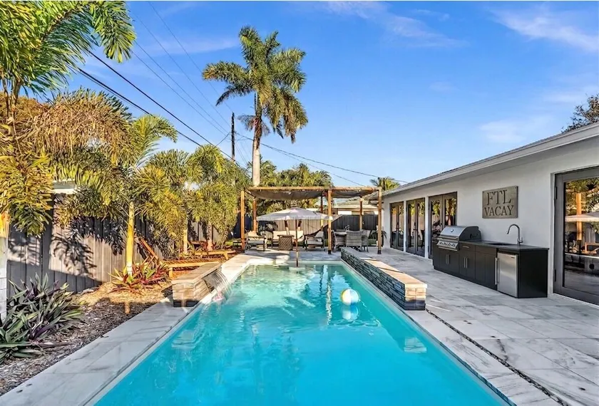 Heated Pool Family Home - 5 beds - 2 bathrooms - 5min to Lauderdale-By-The-Sea & Pompano Beach - Image 1