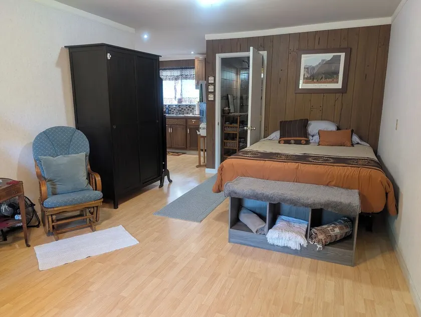 Kozy Korner ist Ihr Zuhause unterwegs, um sich auf Reisen zu erfrischen und auszuruhen. - Image 1