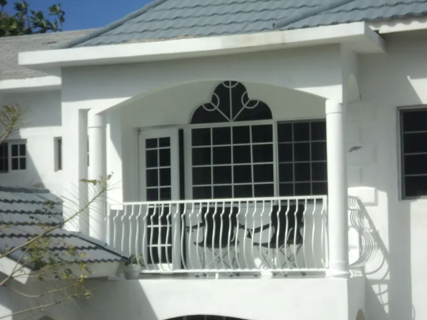 Serene Flat, 1 bedroom apt -  additional rooms for a 2 or 3-bedroom available - Image 1