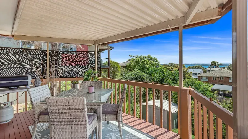 Duplex with views in a quiet area - Image 1