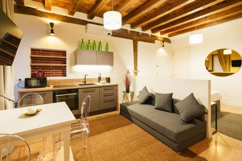 Comfortable Satyr Residence - Image 1