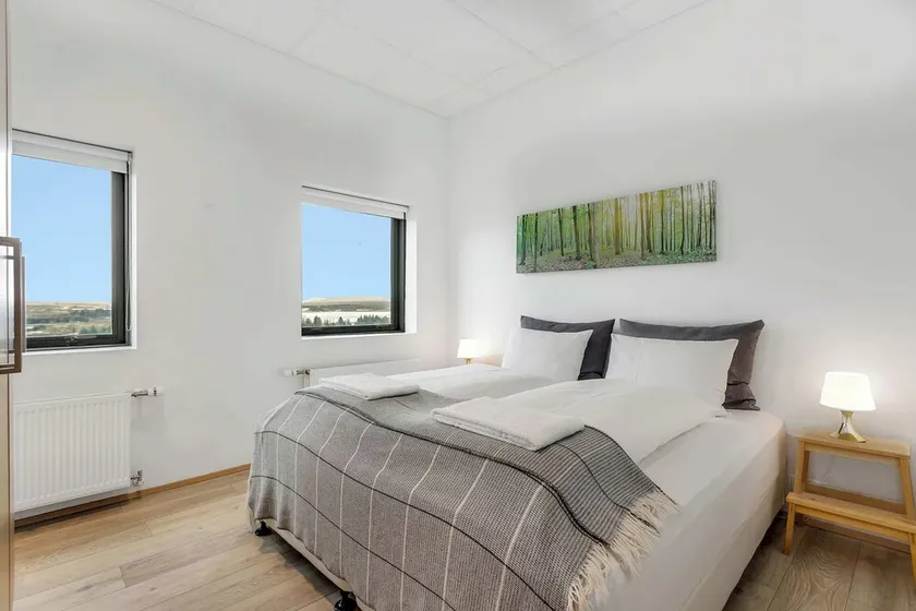 Blue Mountain Apartments - Corner Studio with View - Image 1