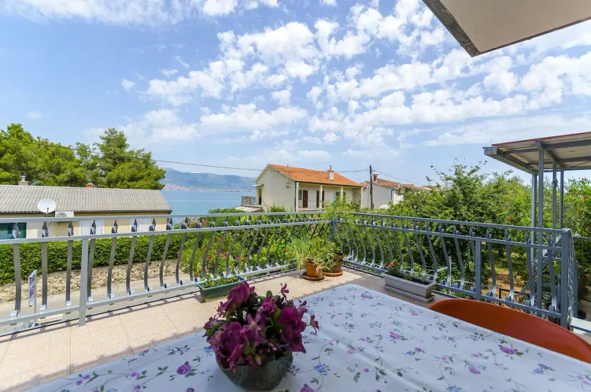 Appartamenti Vanja (55081-A2) - Arbanija (Ciovo) - Image 1