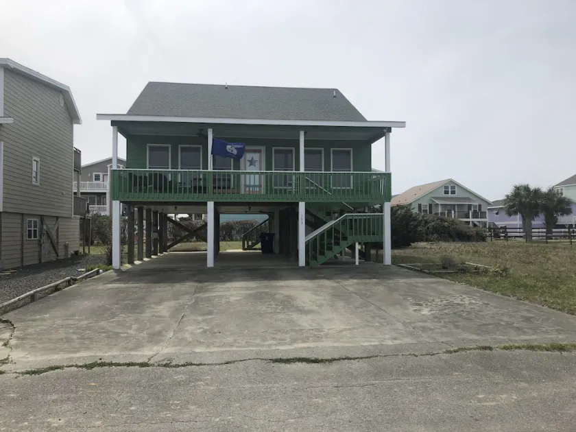 På Holden Beach Island - Image 1