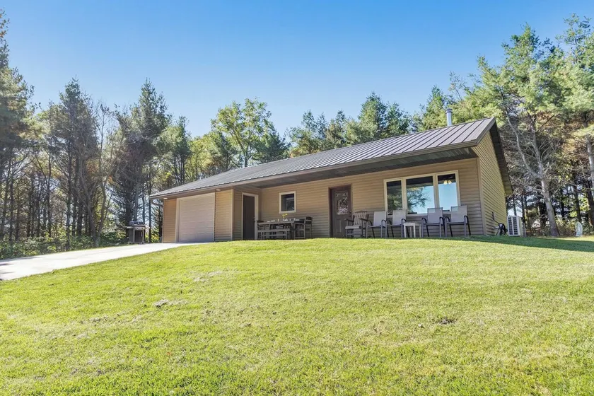 Off-Grid Family Farmstead Retreat. Farm Tours + Animal Feeding, Pet Friendly! - Image 1