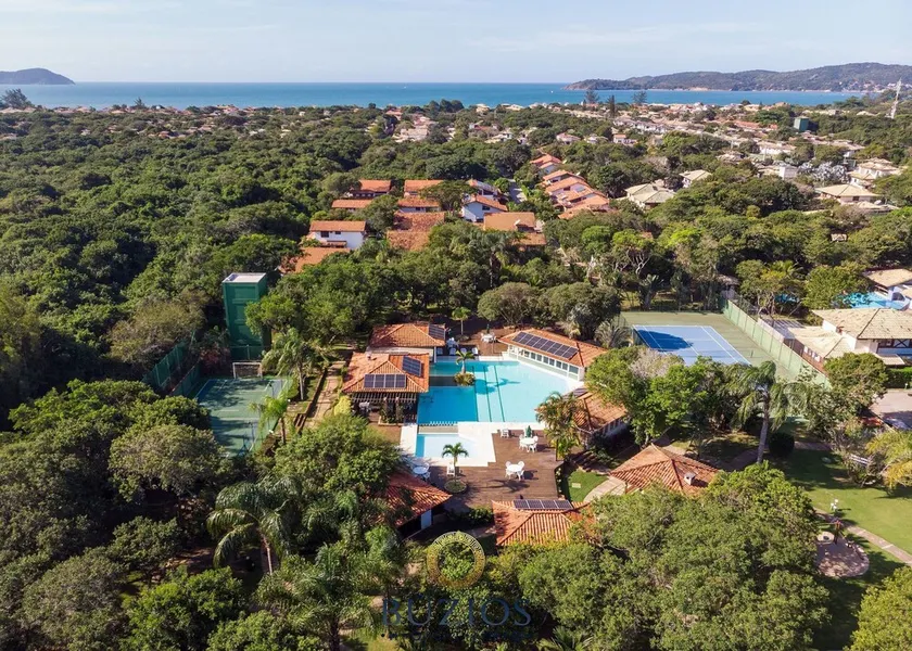 BZ03 Casa em Condomínio Clube a Passos da praia - Image 1