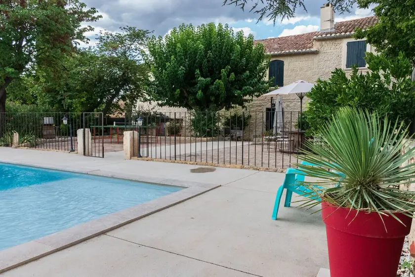 RENTAL OF A MAS WITH POOL IN A VINEYARD IN FIELD CAMARGUE - Image 1
