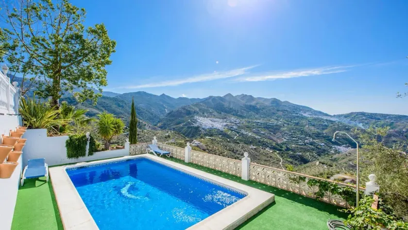 Villa El Puerto de Canillas Canillas de Albaida by Ruralidays - Image 1