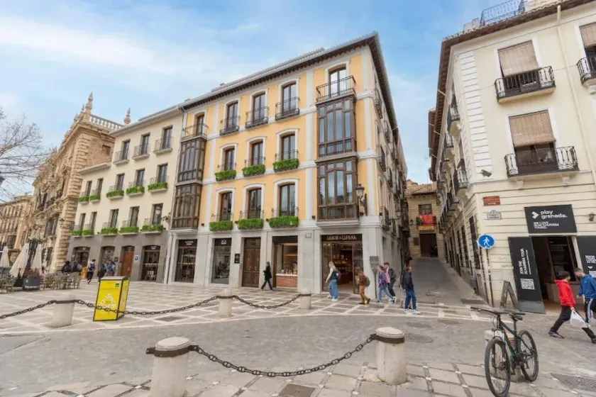BiBo Suites Real Chancilleria - Image 1