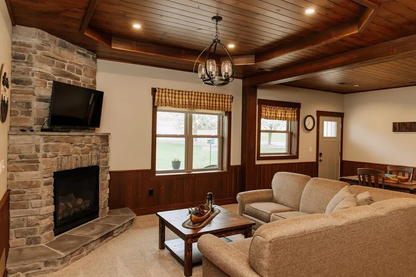Adventure Awaits Suite: Luxury, Lodge Suite in Amish Country, Ohio. - Image 1
