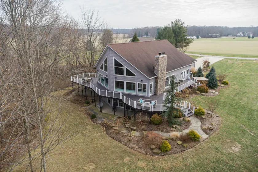 A Luxury Family Mill Creek Lake Retreat - Image 1