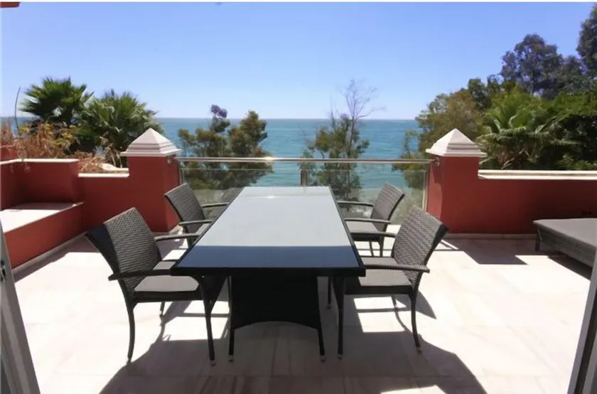 Appartement moderne, première ligne, vue sur mer, Près de la plage, du supermarché et de la ville - Image 1