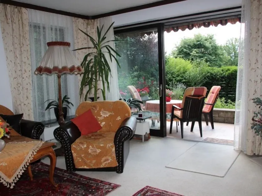 Spacious,comfortable apartment,150m2, first floor,quiet,garden-side with terrace - Image 1