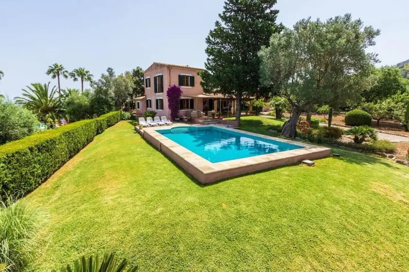 Villa in Alcudia with passion and care in every detail by Renthousing - Image 1