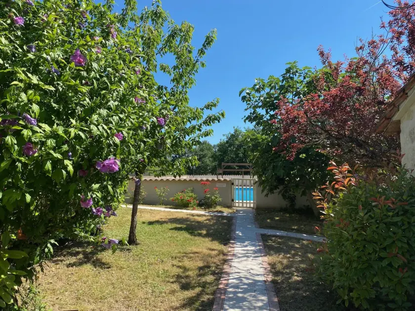 Beautiful old cottage, with a  rear terrace giving stunning panoramic views.  - Image 1