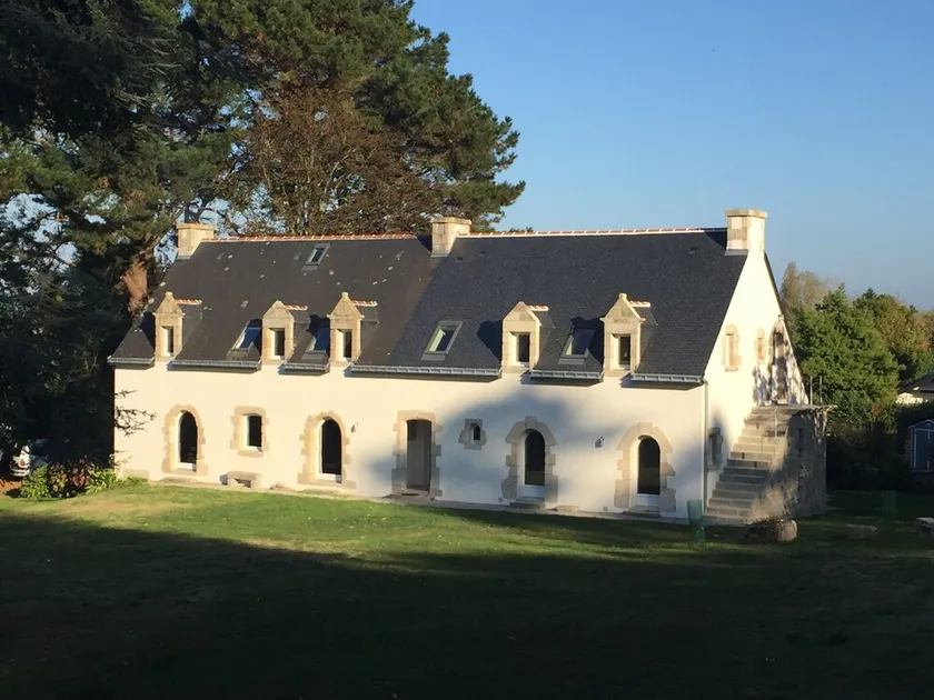 Apartment on the ground floor of a superb farmhouse in a landscaped park. You will be there alone - Image 1