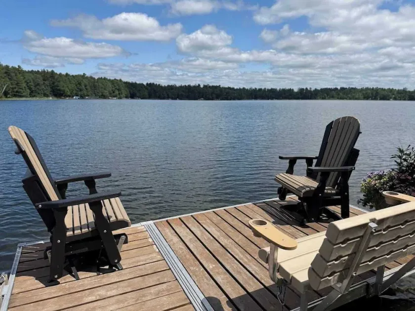 Brandy Bay Hideaway: Pet Friendly Retreat - Image 1