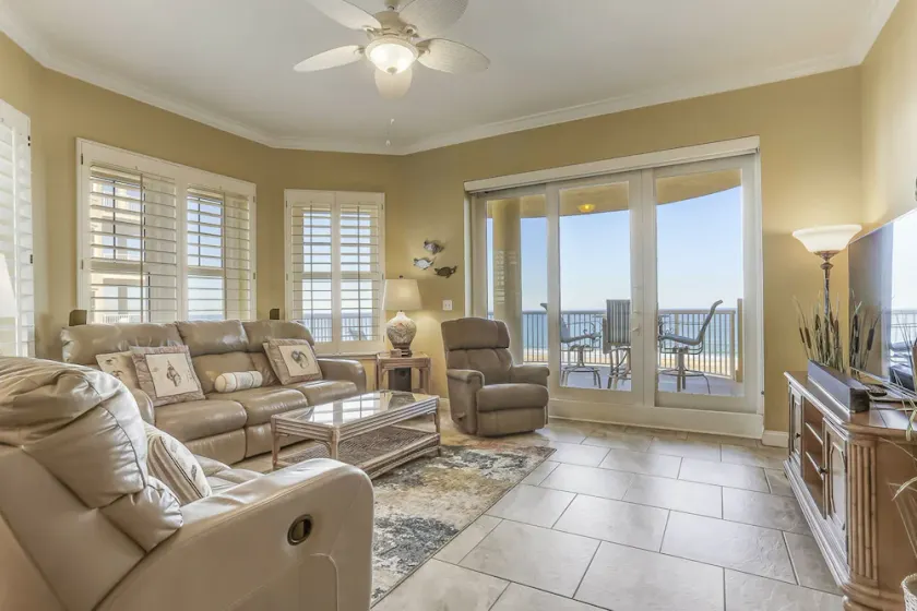 Oceanfront, 2nd-Floor Condo with Balcony, HDTVs, WiFi, AC & Shared Pool - Image 1