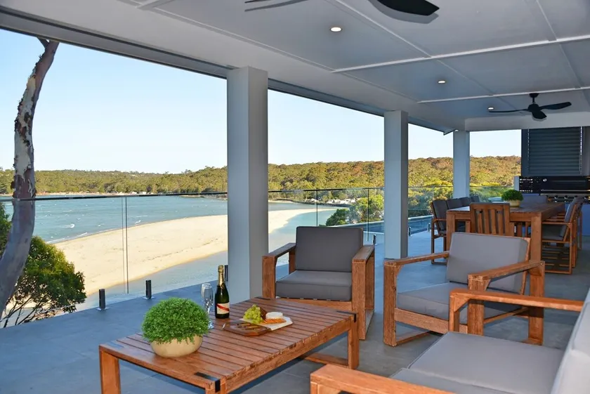 BEACH AT THE BOTTOM OF YOUR GARDEN & OCEAN VIEWS PACIFIC CRES - Image 1