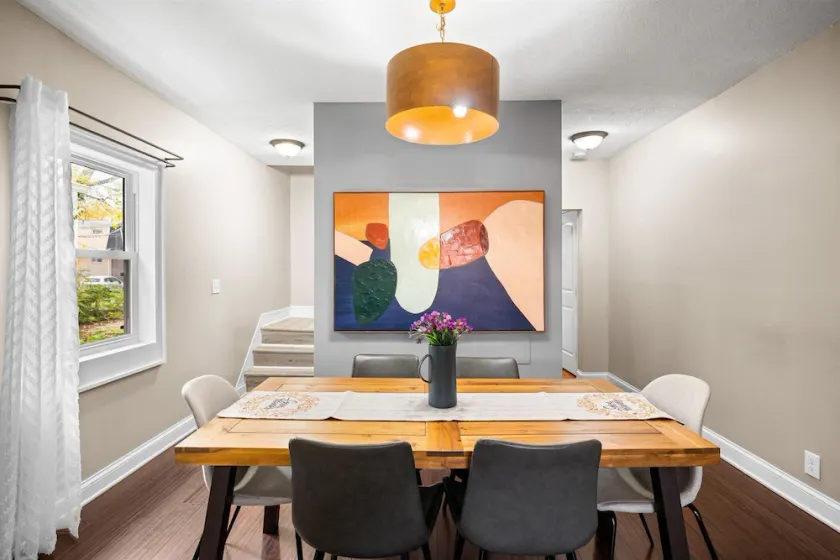 Stylish 5BRs Next to Expo Center & Near Stadium,2 Free parking - Image 1
