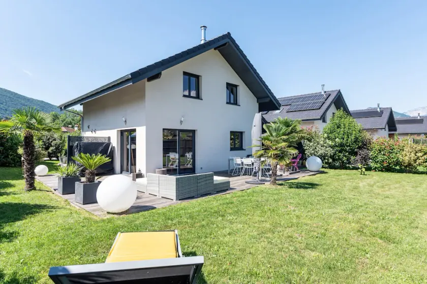 Villa 'Maison Neuve Proche Lac D'Annecy' con vista sulle montagne, terrazza privata e Wi-Fi - Image 1