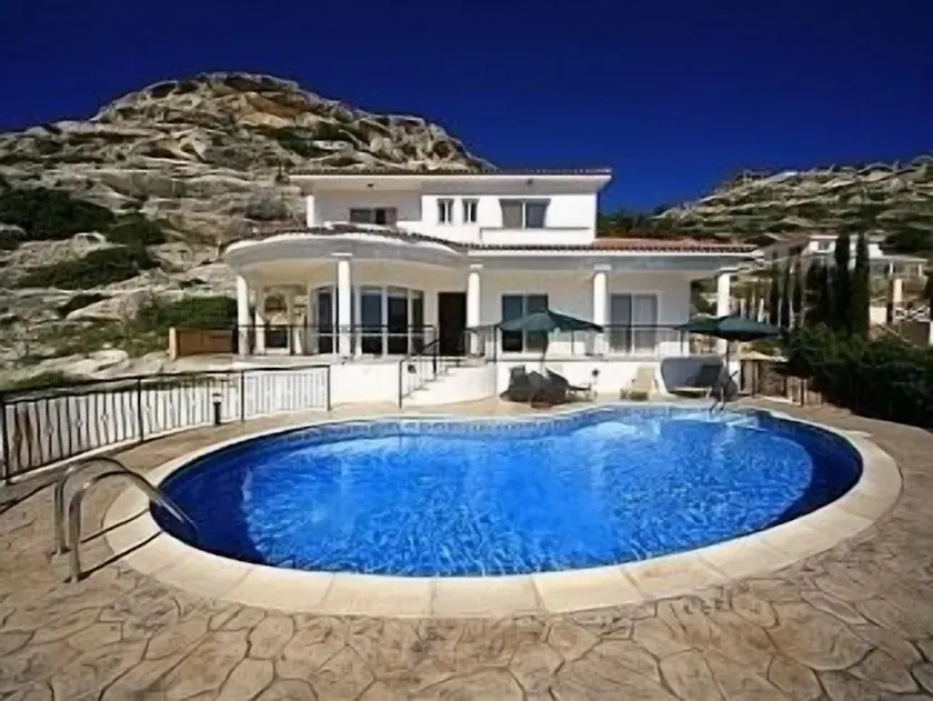 5 * villa with sea views to take your breath away near Coral Bay in Peyia . - Image 1