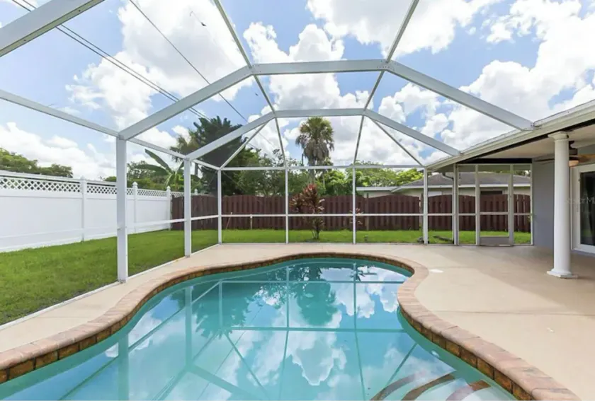 Spacious Home with Pool Close to Beaches and Downtown - Image 1