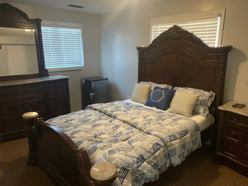 Cozy Vacation Unit <br>A mile to Hall of Fame - Image 1