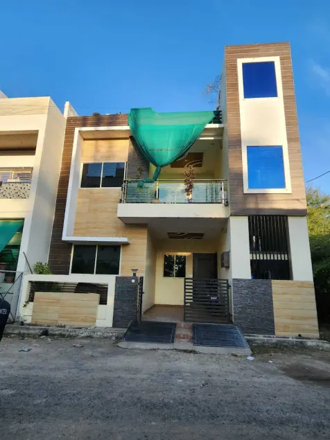 Best location to stay 10 minutes from Mahakaleshwar temple - Image 1