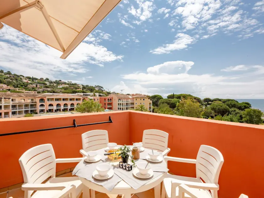 Lovely apartment for 6 guests with A/C, pool, WIFI, TV, terrace and pets allowed - Image 1