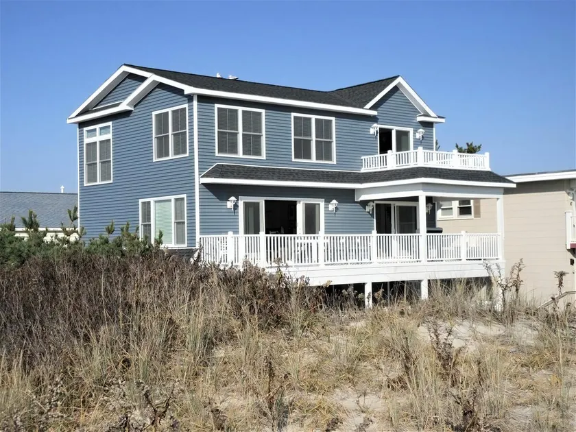 Beautifully renovated first floor ocean front duplex - Image 1