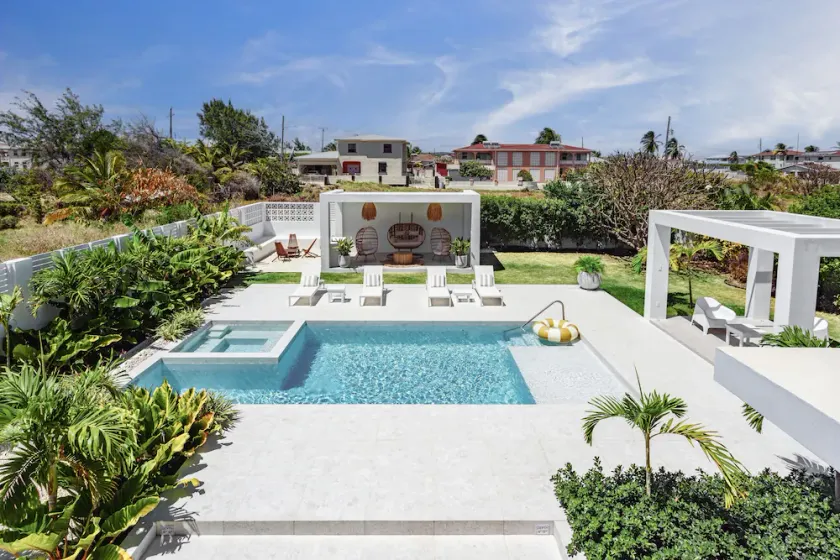 🌴 5 Bed Villa, Ocean View , Pool with Jacuzzi, Near Crane beach🌴 - Image 1